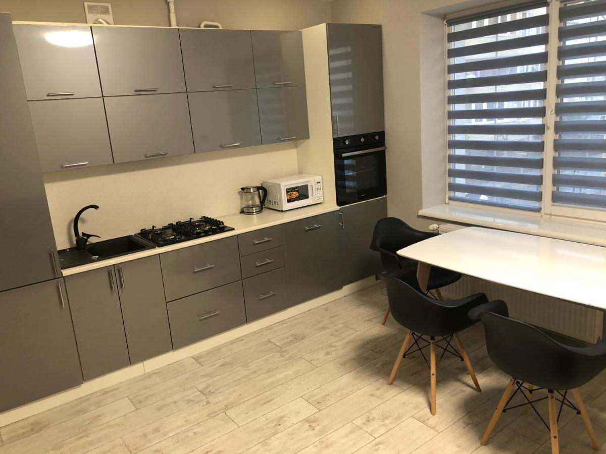 Gil Apartments, Volodimirskaja 90.246 - Majetok Bozdosh 우주고로트 외부 사진